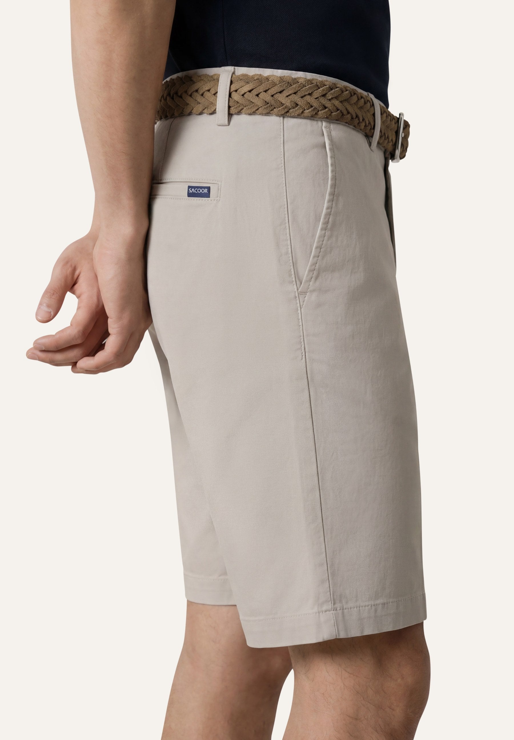 Light Brown (AI)